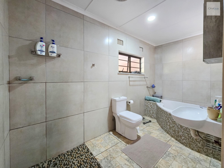 4 Bedroom Property for Sale in Cintsa East Eastern Cape
